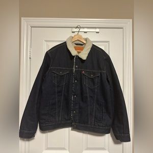 Levi’s Sherpa Type 3 trucker jacket in size Large indigo